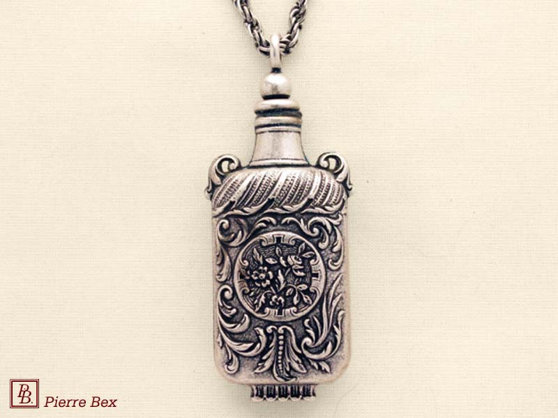 Pierre-Bex Art-Nouveau necklace with smelling salt bottle 41243-05